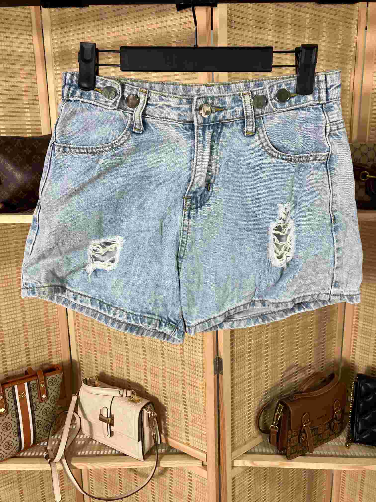 cd93572cc2db4acd3729f75c70e365a